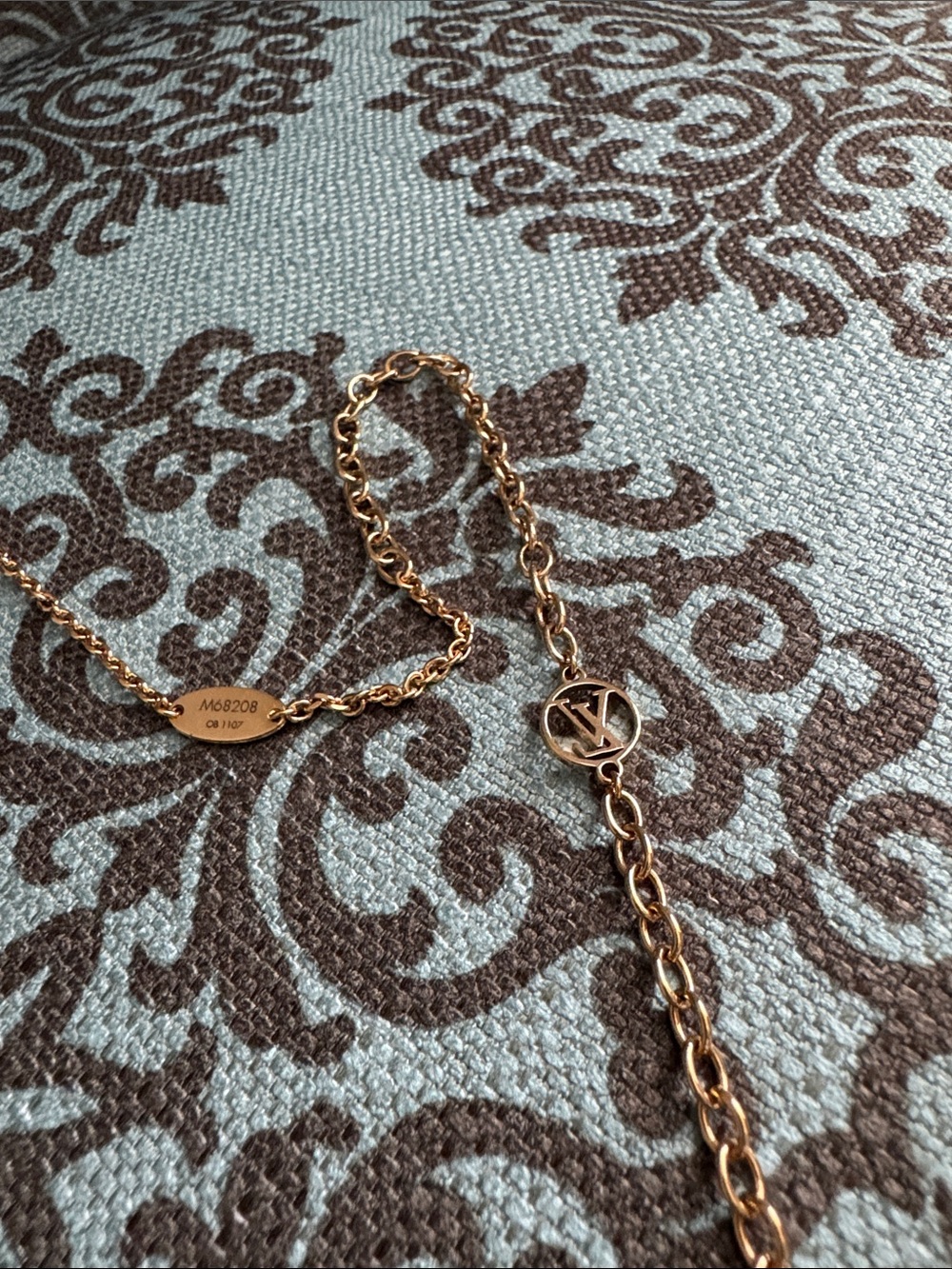 Louis Vuitton blooming Gold-Tone long Necklace with LV Round Link